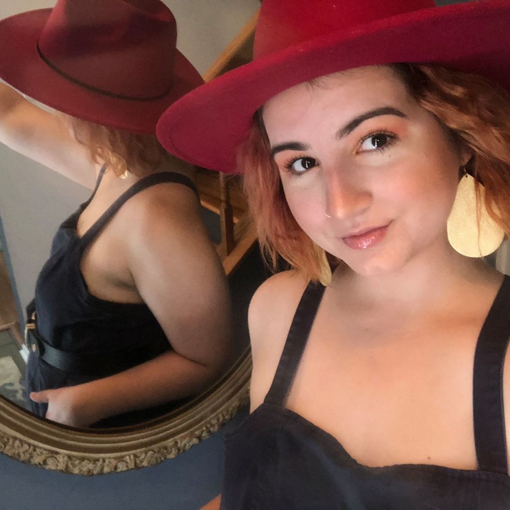 Meet your Posher, Danielle